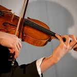 Lklima-Male-Violinist-Hands